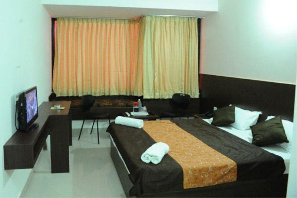 Hotel Pc Residency Májszúr Kültér fotó