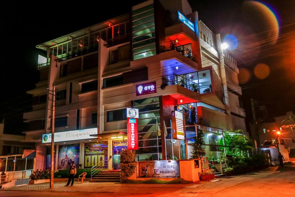 Hotel Pc Residency Májszúr Kültér fotó